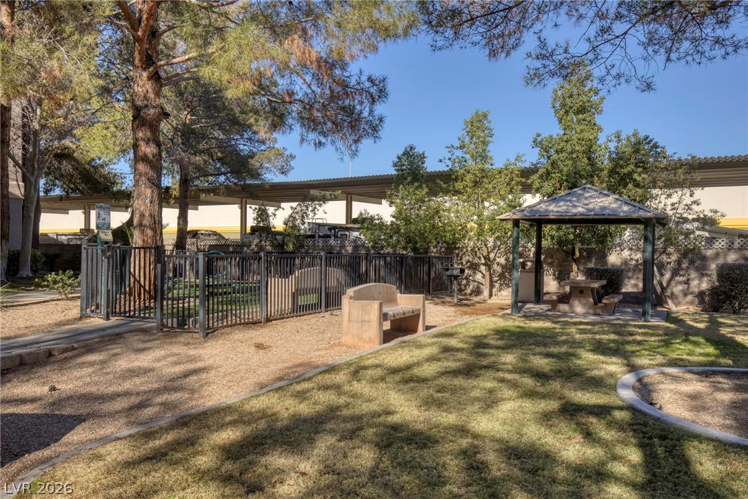 Photo 26 of 30, 5250 S Rainbow Boulevard #1063
