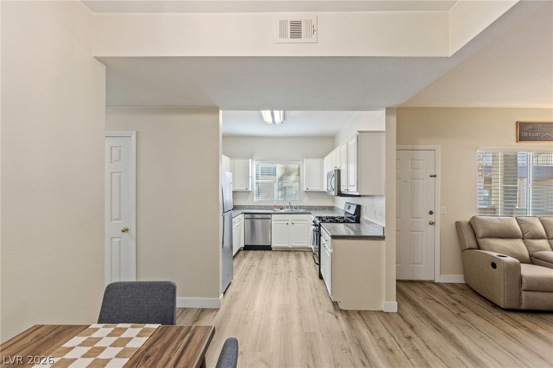Photo 7 of 30, 5250 S Rainbow Boulevard #1063