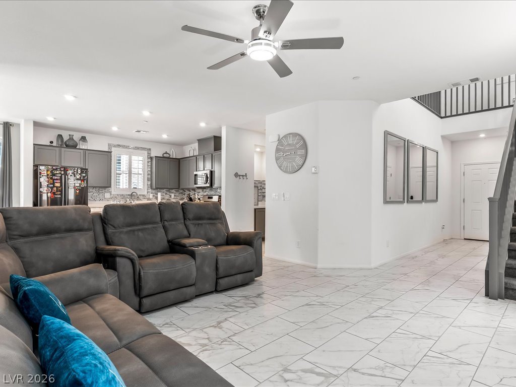 Photo 8 of 41, 10977 Oregano Avenue