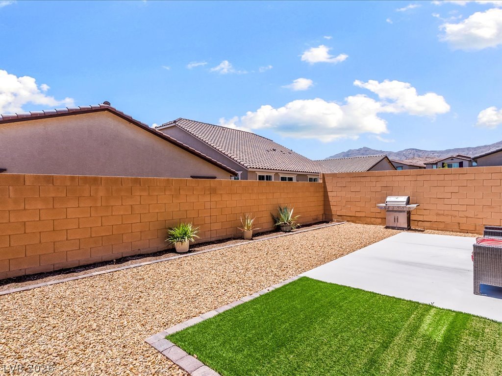 Photo 38 of 41, 10977 Oregano Avenue