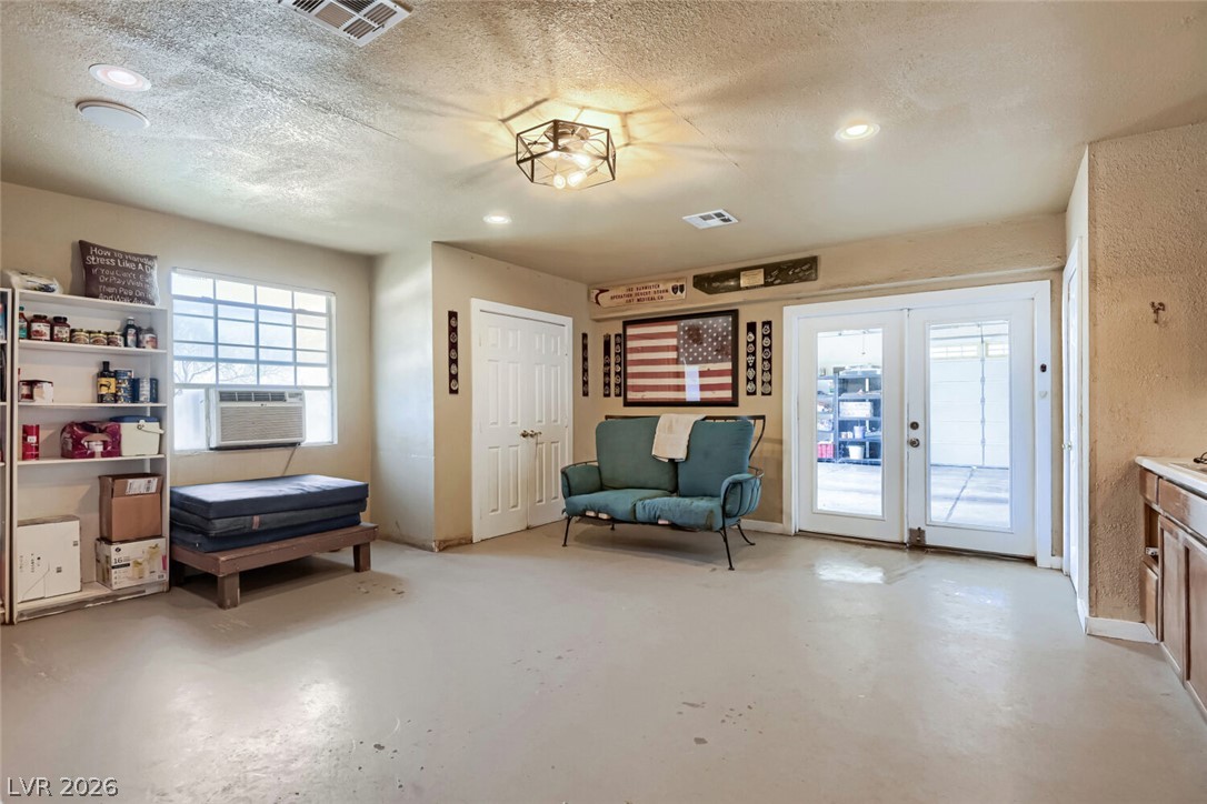 Photo 19 of 39, 9190 W Fisher Avenue