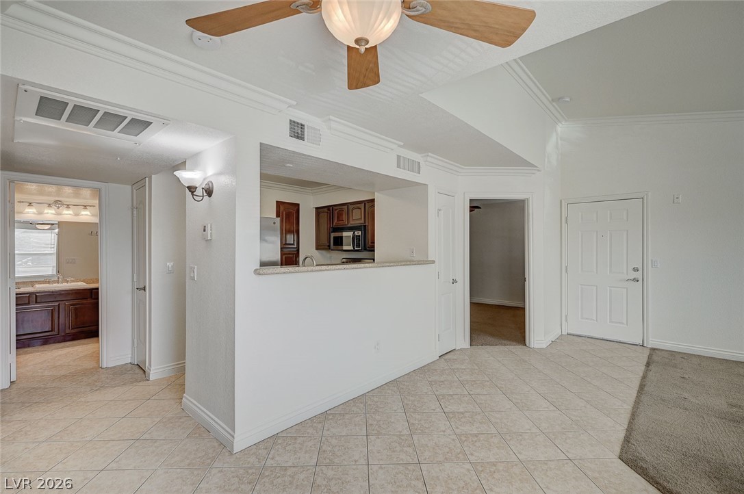 Photo 17 of 40, 8101 W Flamingo Road #2109