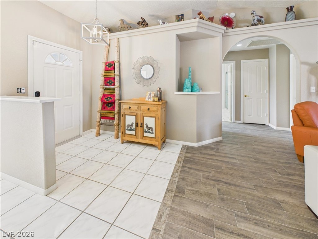 Photo 6 of 47, 3101 Pebble Beach Avenue
