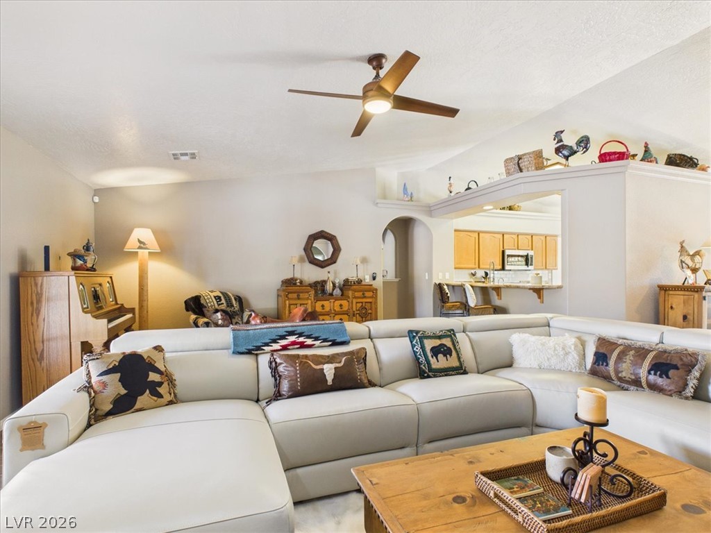 Photo 11 of 47, 3101 Pebble Beach Avenue