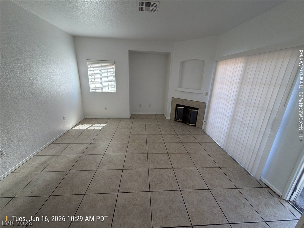 Photo 3 of 4730 E Craig Road #1124