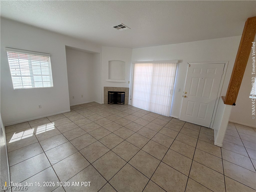 Photo 4 of 4730 E Craig Road #1124