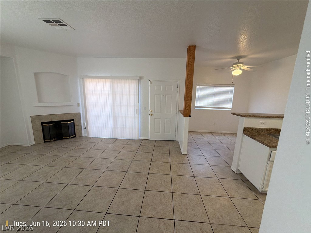 Photo 5 of 4730 E Craig Road #1124