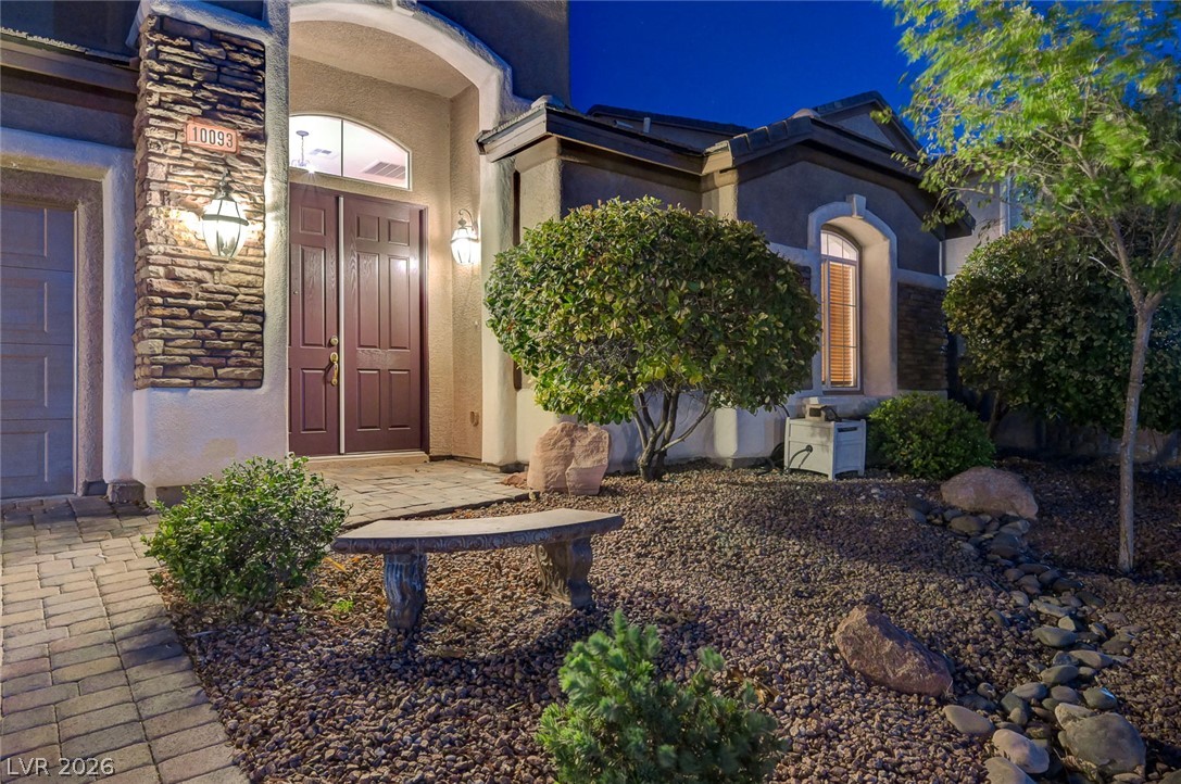 Photo 4 of 10093 Golden Bluff Avenue