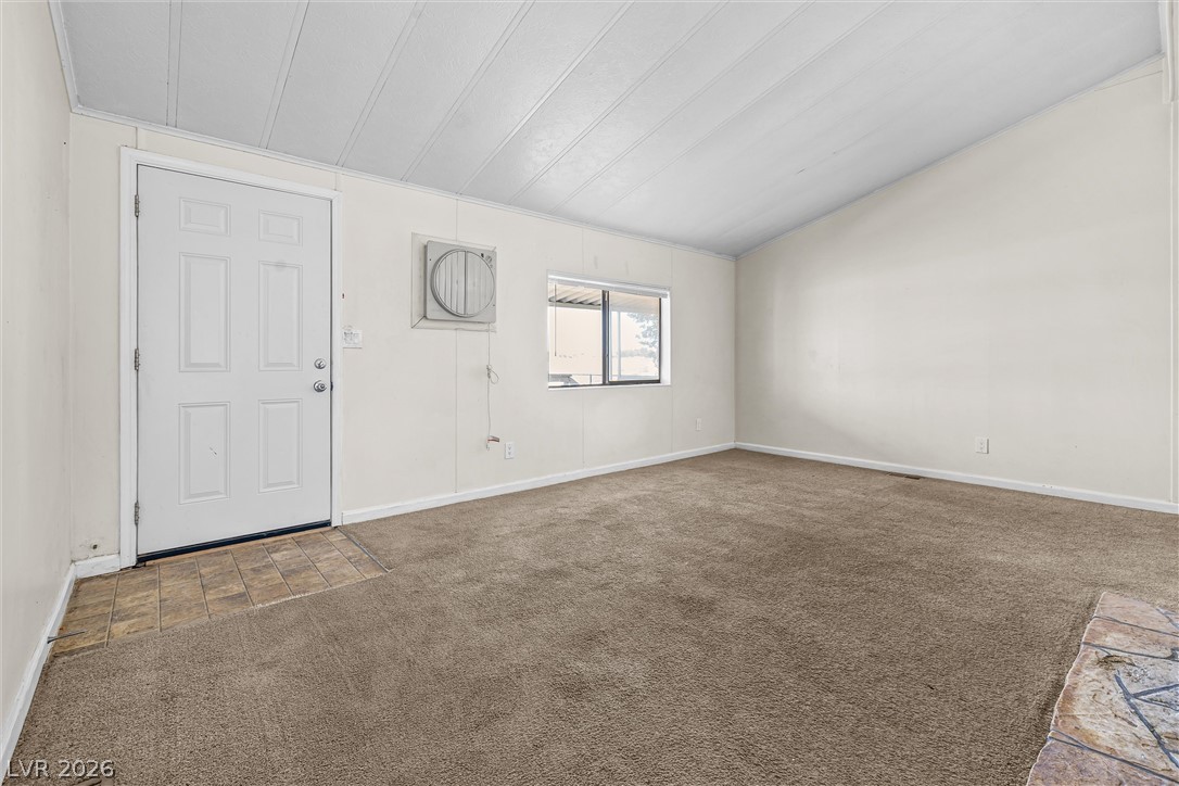 Photo 16 of 43, 120 N Mojave Street