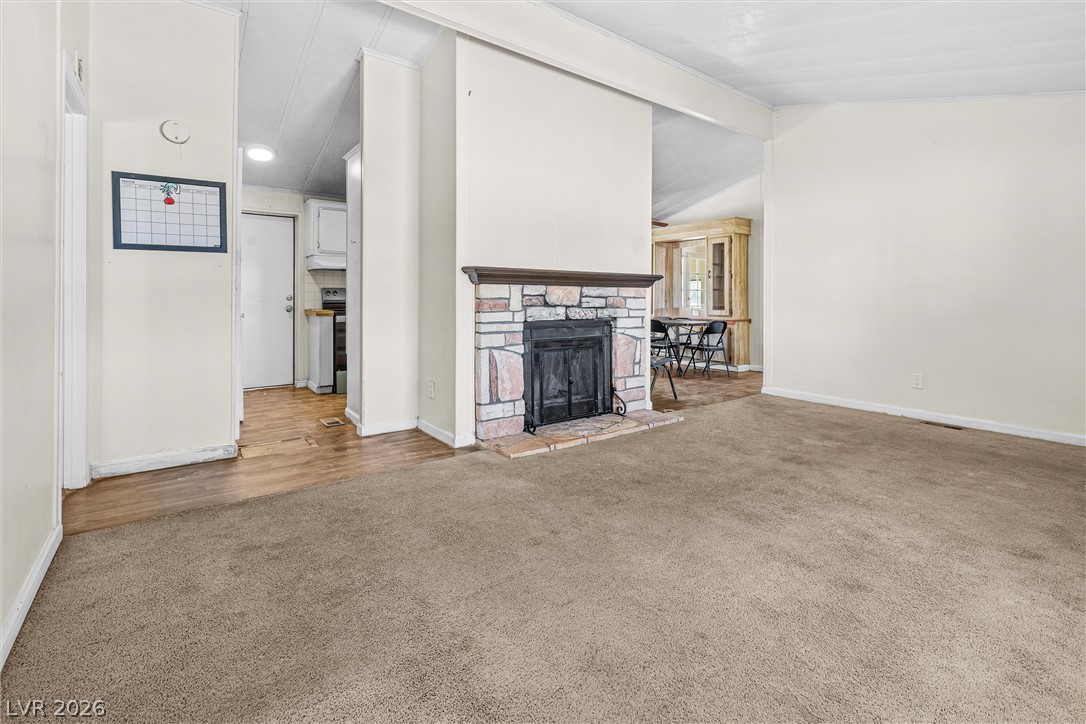Photo 17 of 43, 120 N Mojave Street
