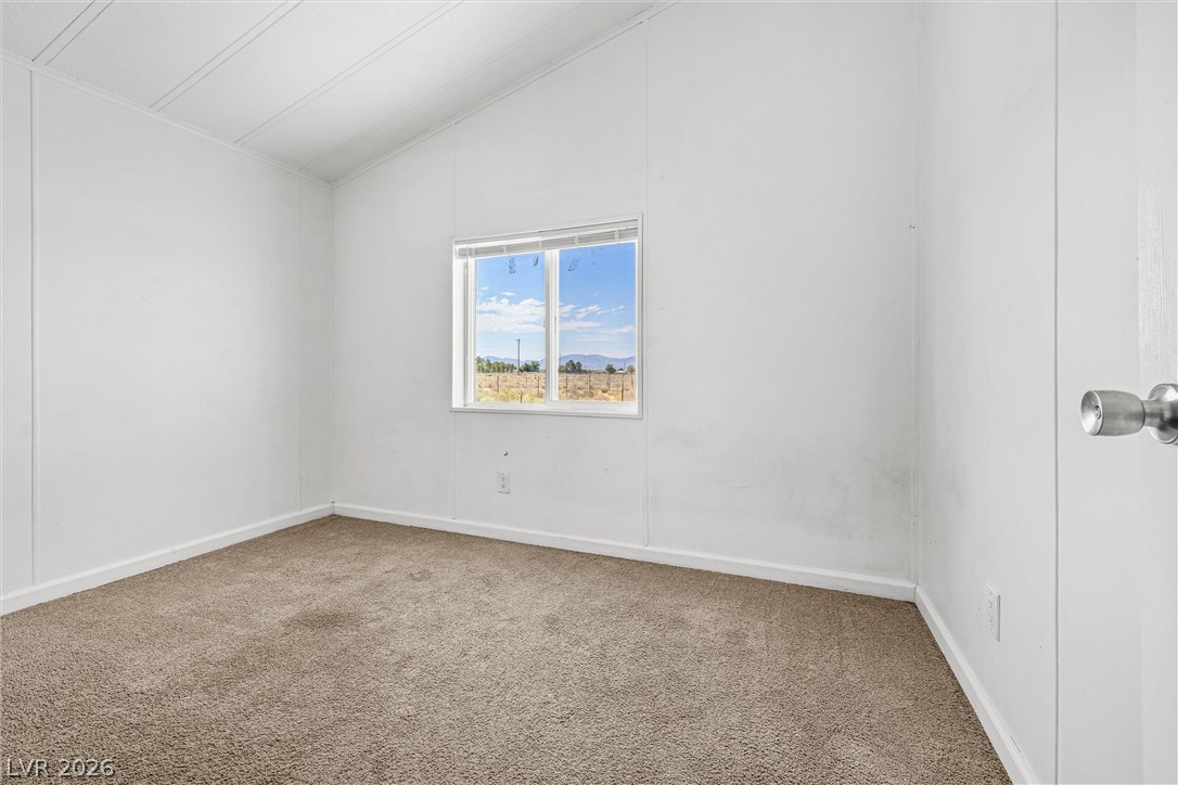 Photo 29 of 43, 120 N Mojave Street