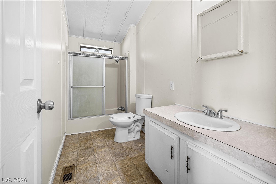 Photo 33 of 43, 120 N Mojave Street