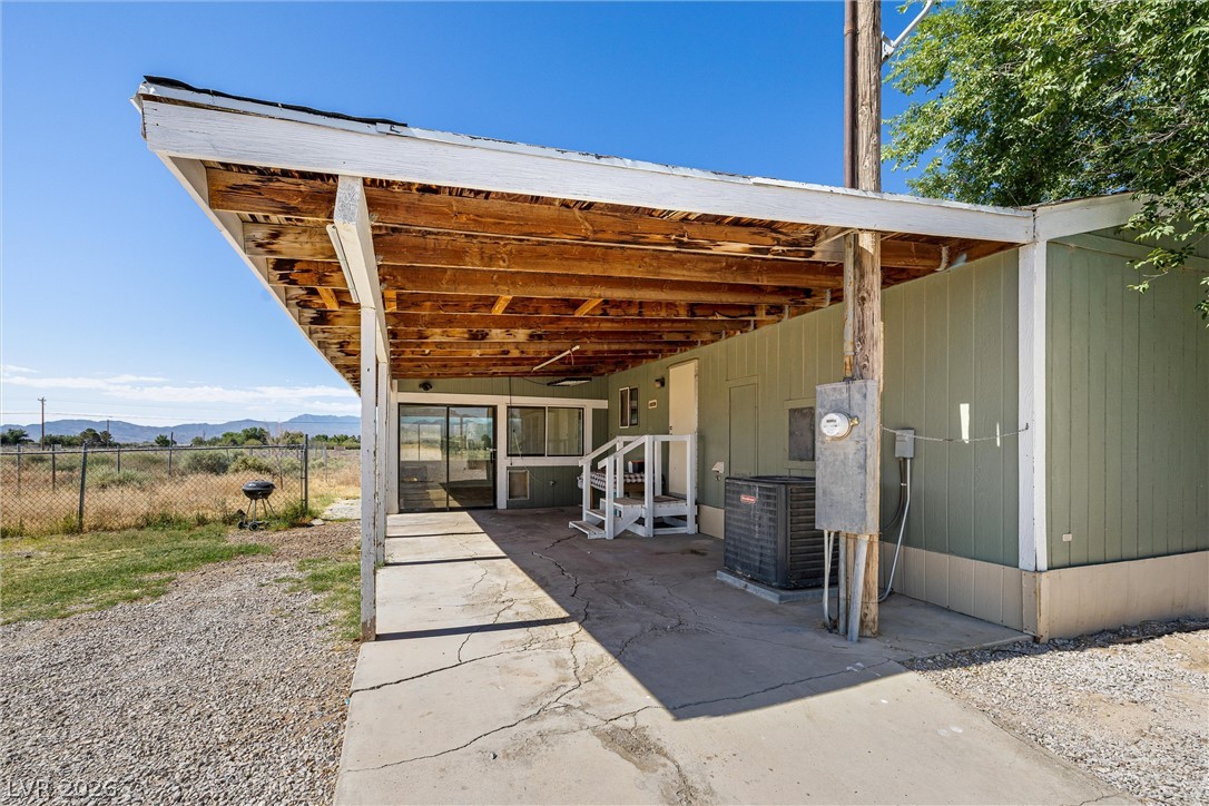 Photo 40 of 43, 120 N Mojave Street
