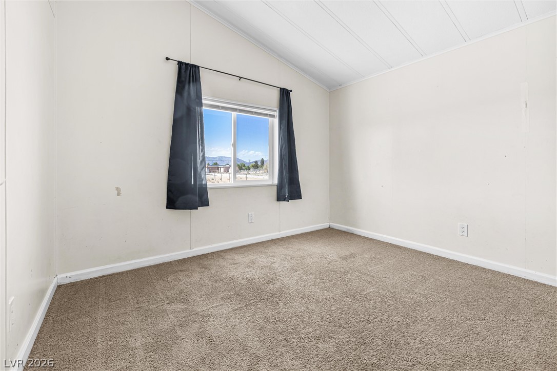 Photo 31 of 43, 120 N Mojave Street
