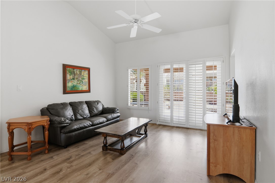 Photo 5 of 9917 Woodhouse Drive