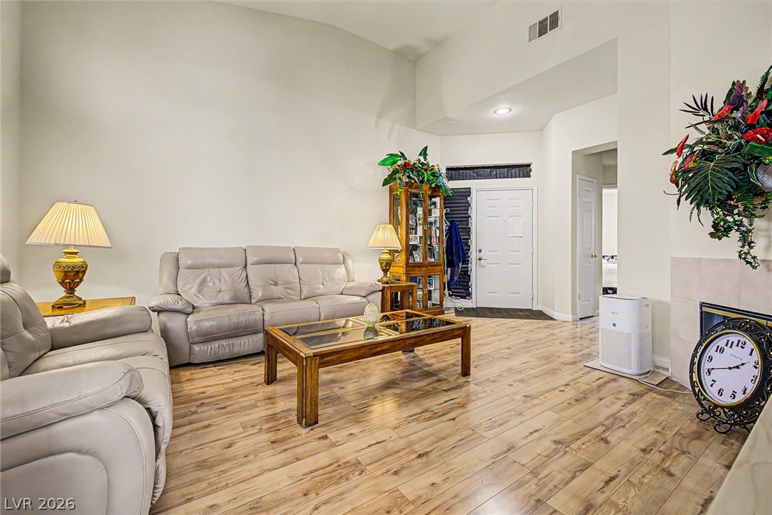 Photo 9 of 37, 5155 W Tropicana Avenue #2023