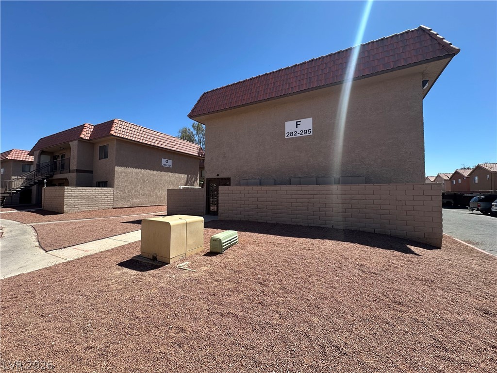 Photo 2 of 4300 N Lamont Street #282