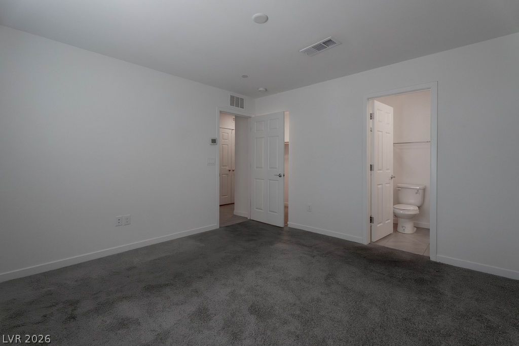 Photo 5 of 902 Bronzite Street
