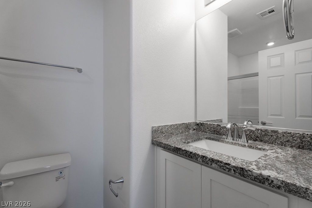 Photo 7 of 40, 902 Bronzite Street