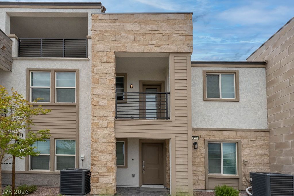 902 Bronzite Street, Henderson 89011