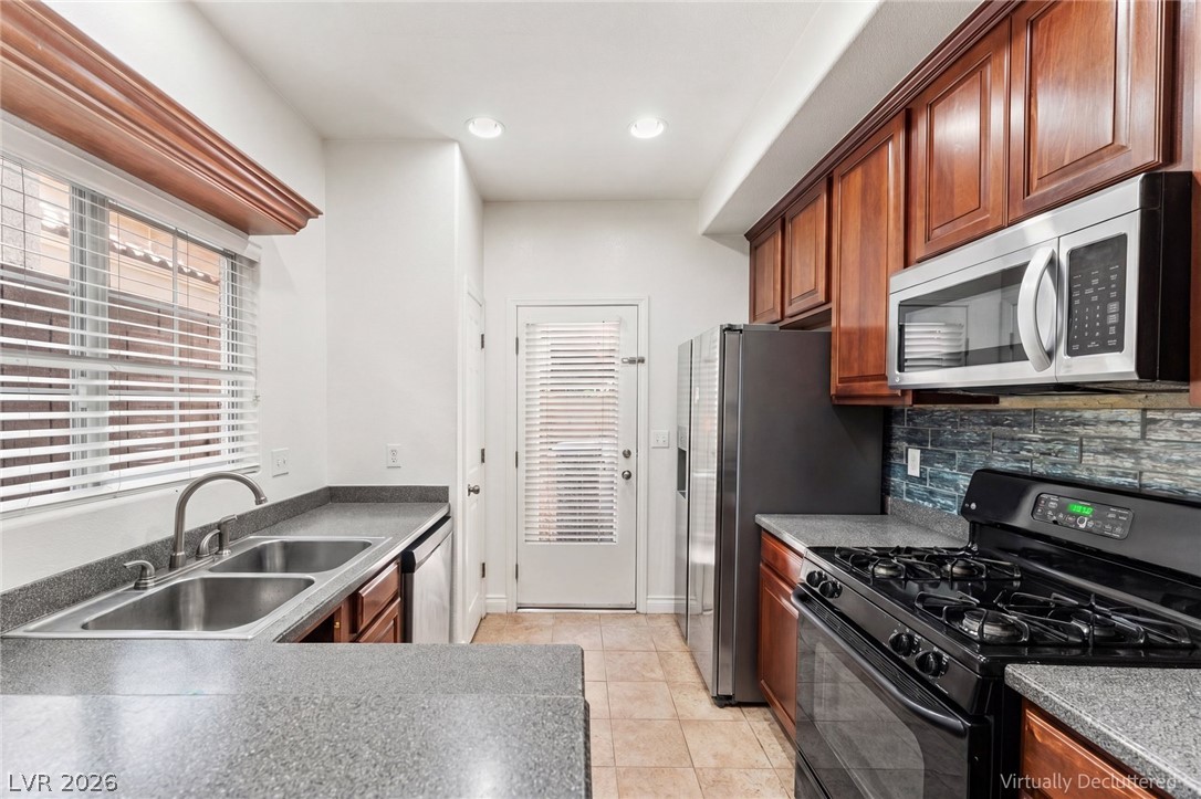 Photo 10 of 28, 9838 Hanover Grove Avenue