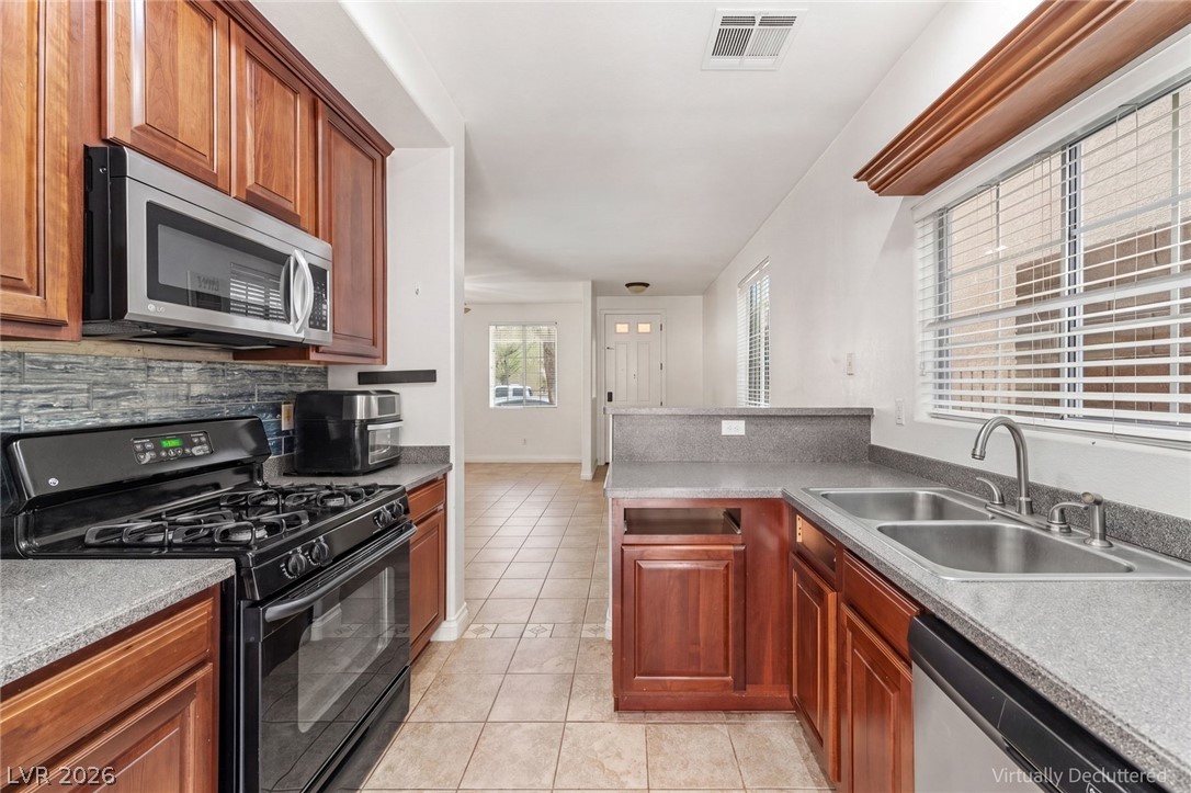 Photo 6 of 28, 9838 Hanover Grove Avenue