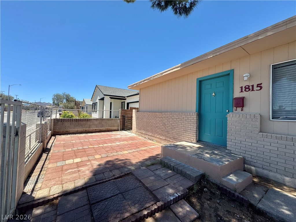 Photo 3 of 1815 Evelyn Avenue