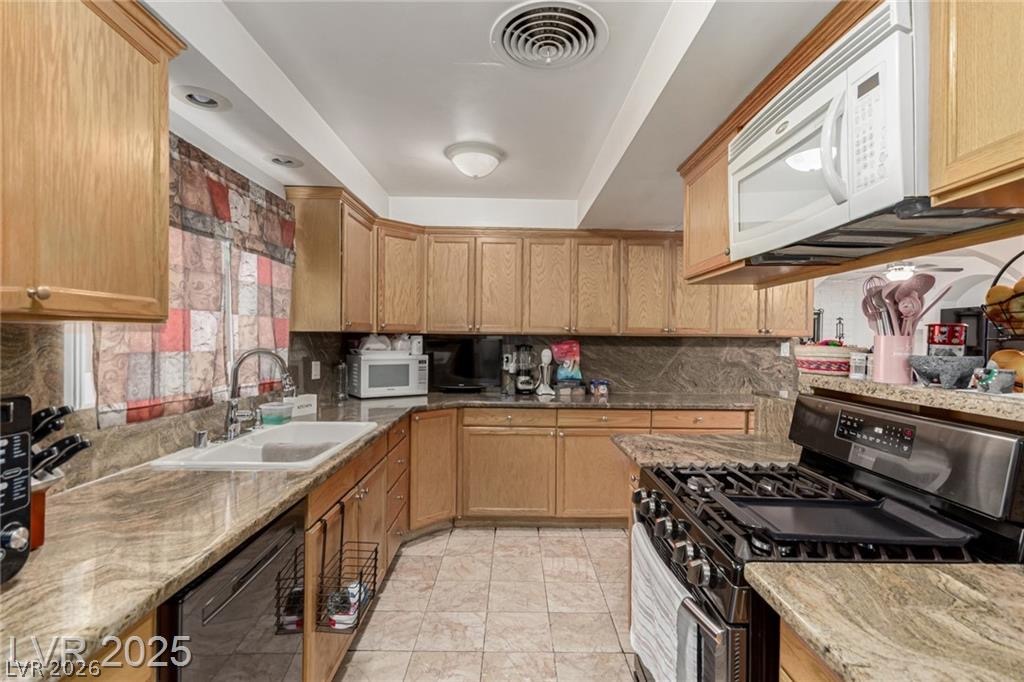 Photo 7 of 42, 1924 S 1924 S 6th ST Street