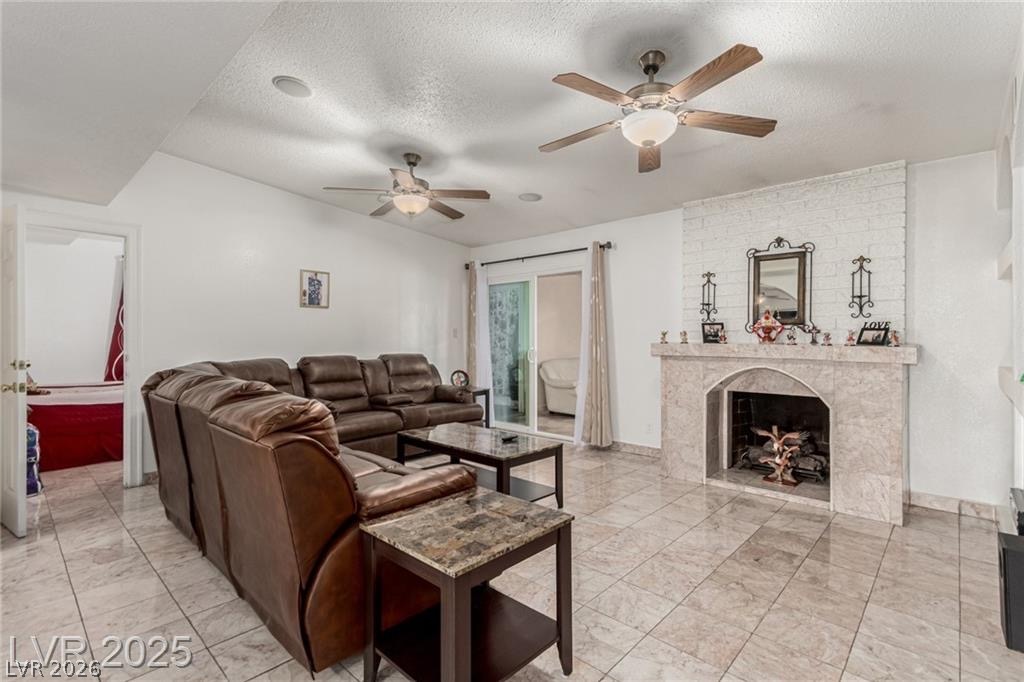 Photo 41 of 42, 1924 S 1924 S 6th ST Street