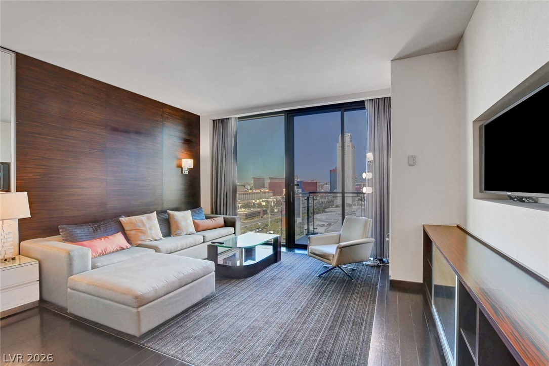 Photo 8 of 27, 4381 W Flamingo Road #1206