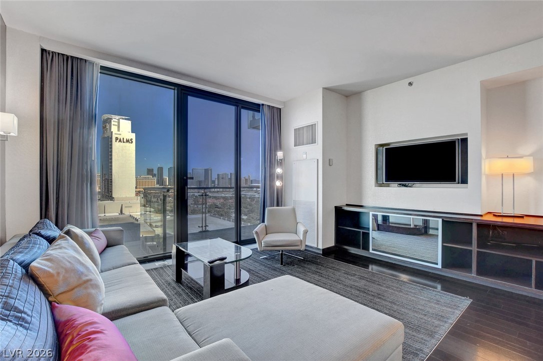 Photo 9 of 27, 4381 W Flamingo Road #1206