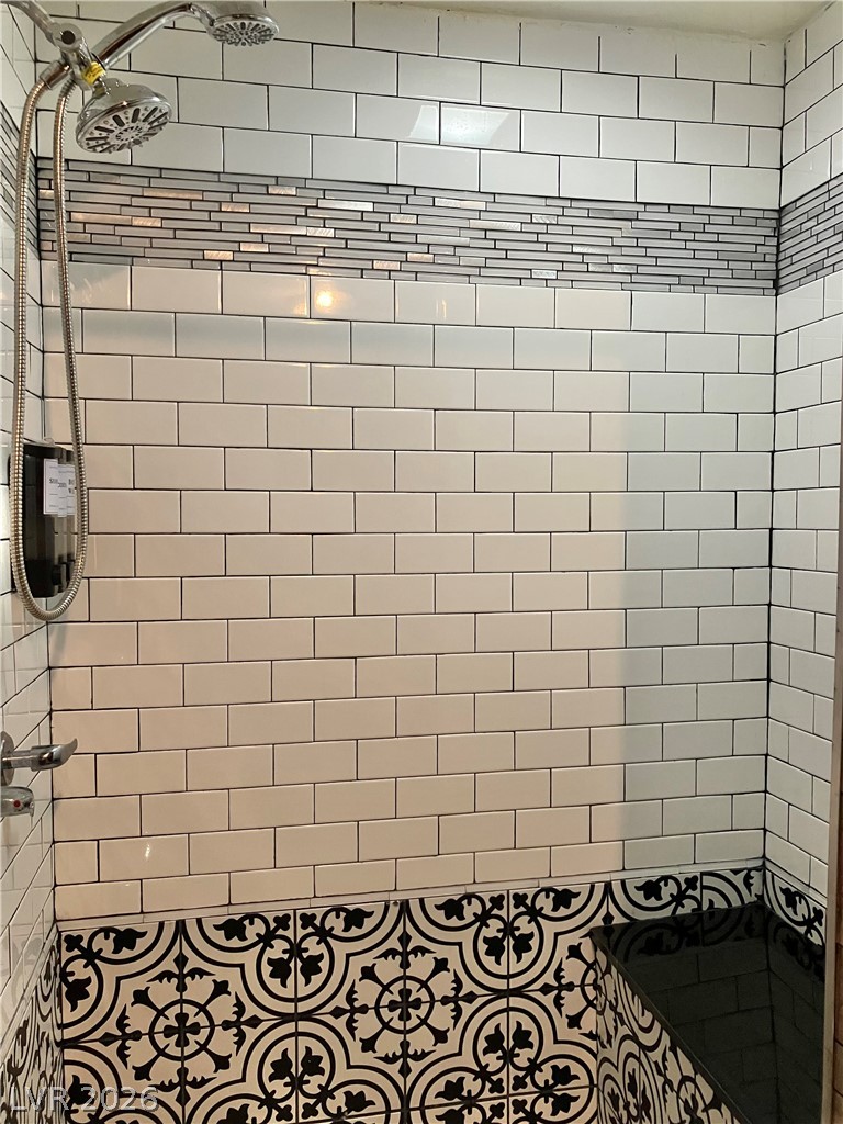 Photo 25 of 51, 300 W Reibel Street
