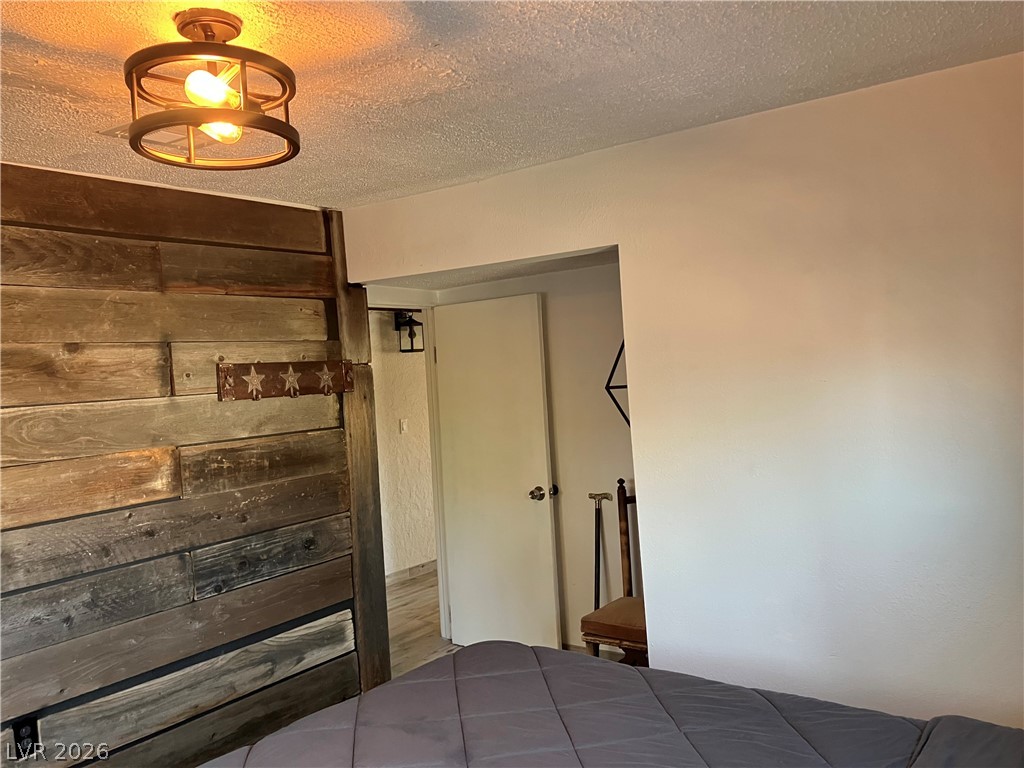 Photo 18 of 51, 300 W Reibel Street