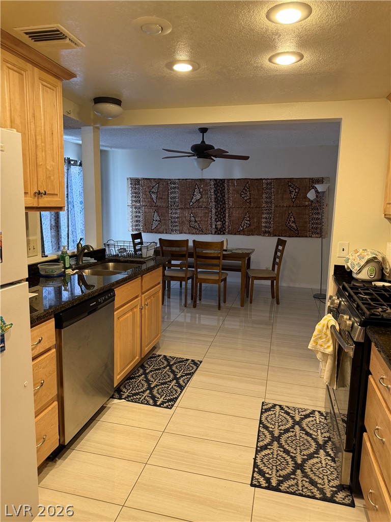 Photo 18 of 59, 704 Eastview Drive
