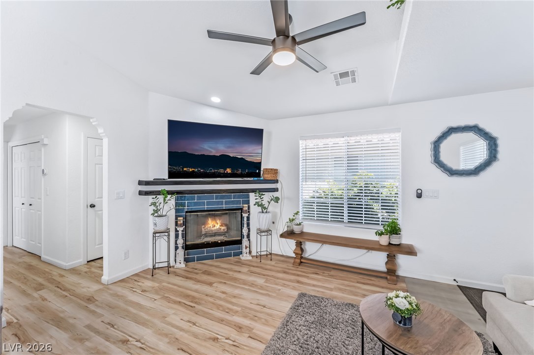 Photo 13 of 35, 6808 Elm Creek Drive #201