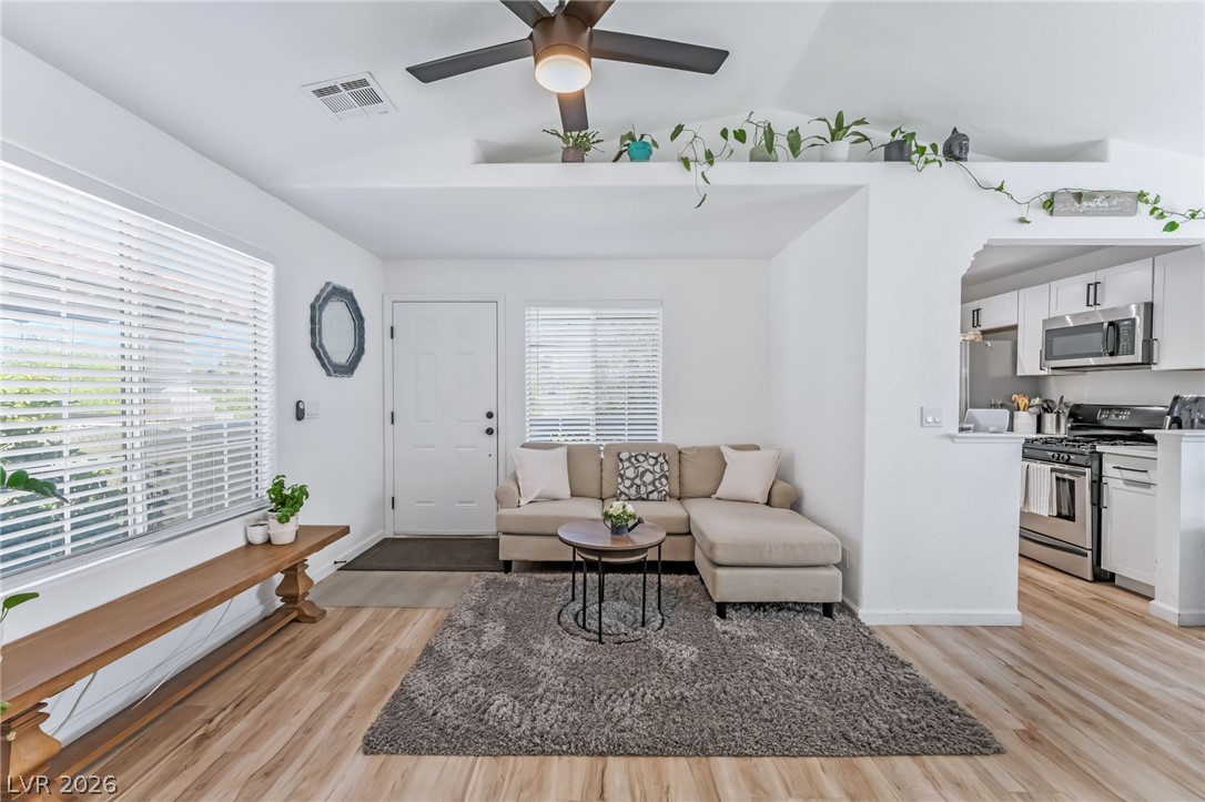 Photo 10 of 35, 6808 Elm Creek Drive #201