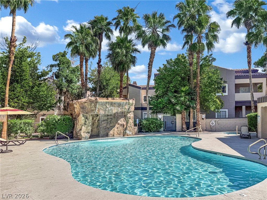 Photo 33 of 41, 5250 S Rainbow Boulevard #2057