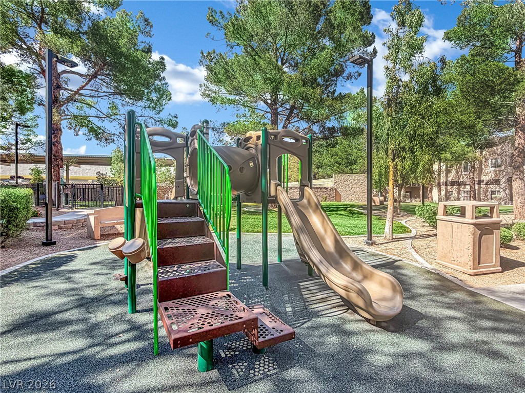 Photo 34 of 41, 5250 S Rainbow Boulevard #2057
