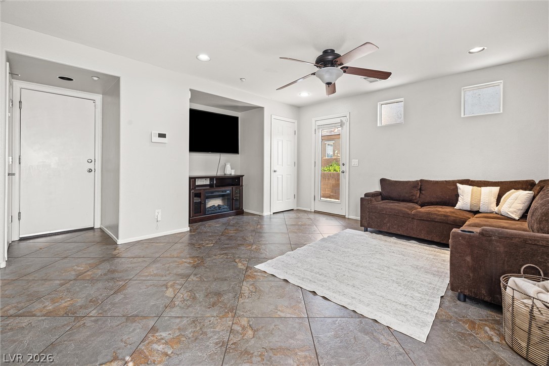 Photo 7 of 24, 9156 Point Lace Court