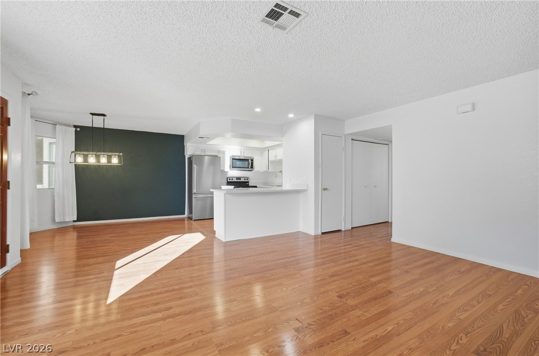 Photo 11 of 19, 945 Falconhead Lane #201