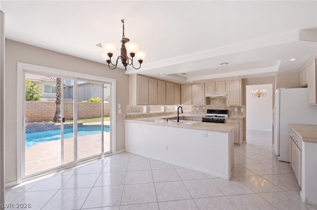 Photo 9 of 47, 9752 Lookout Canyon Court