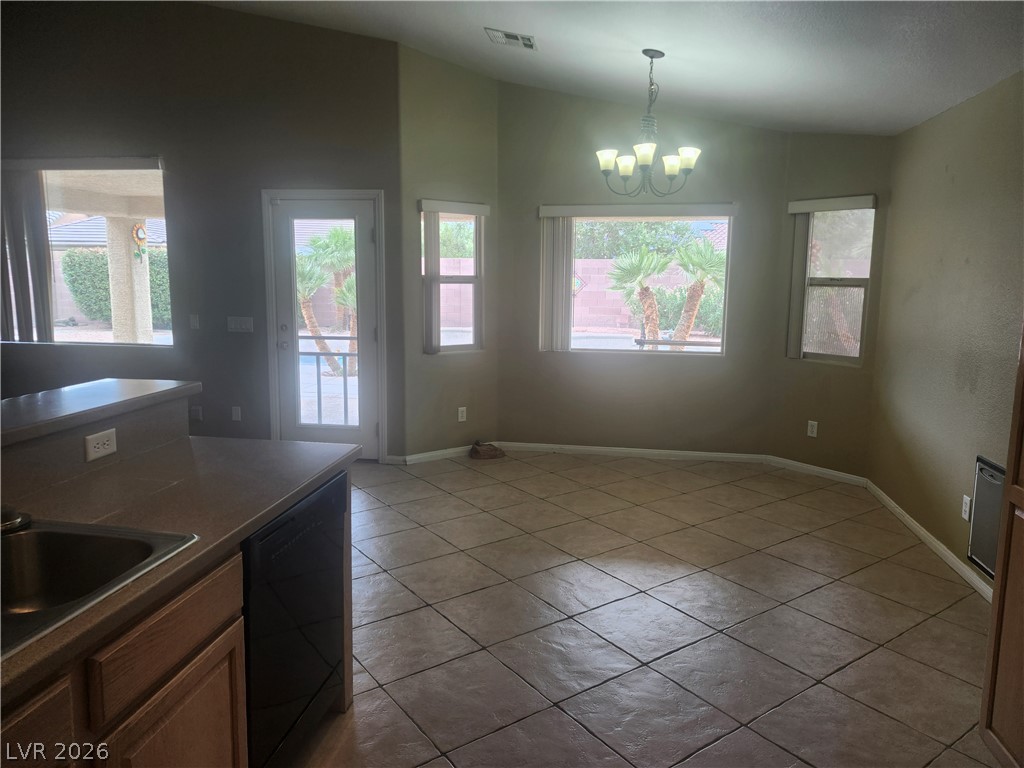Photo 17 of 60, 5599 River Highlands Place