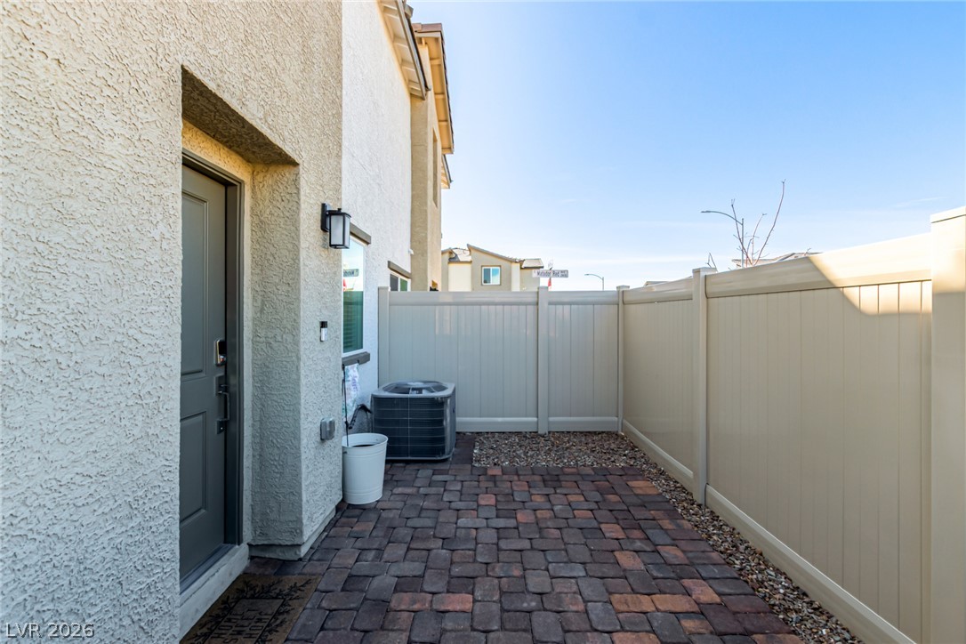 Photo 6 of 33, 2829 Champagne Gold Avenue