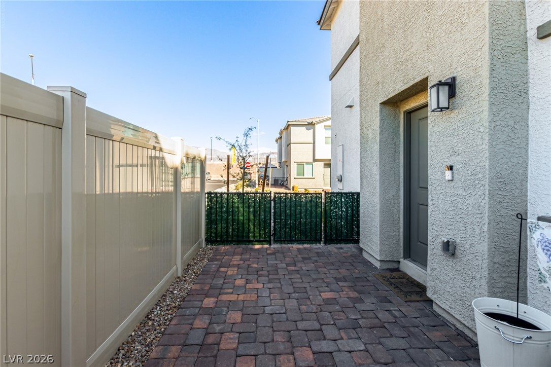 Photo 7 of 33, 2829 Champagne Gold Avenue
