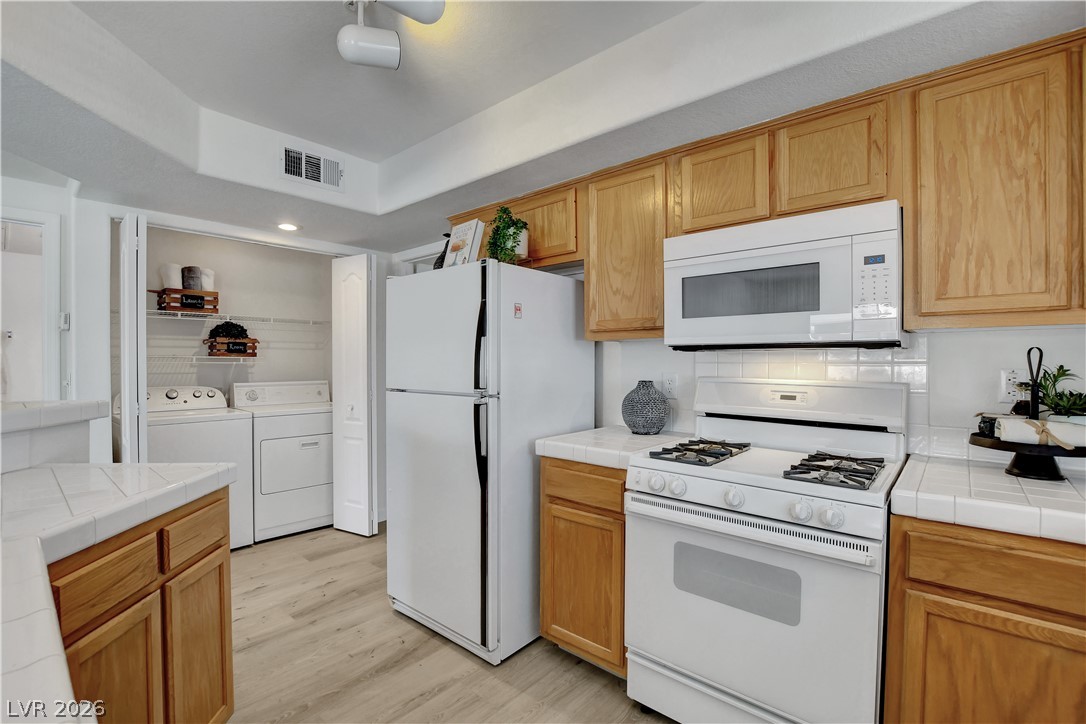 Photo 16 of 38, 3600 Arginis Street #201