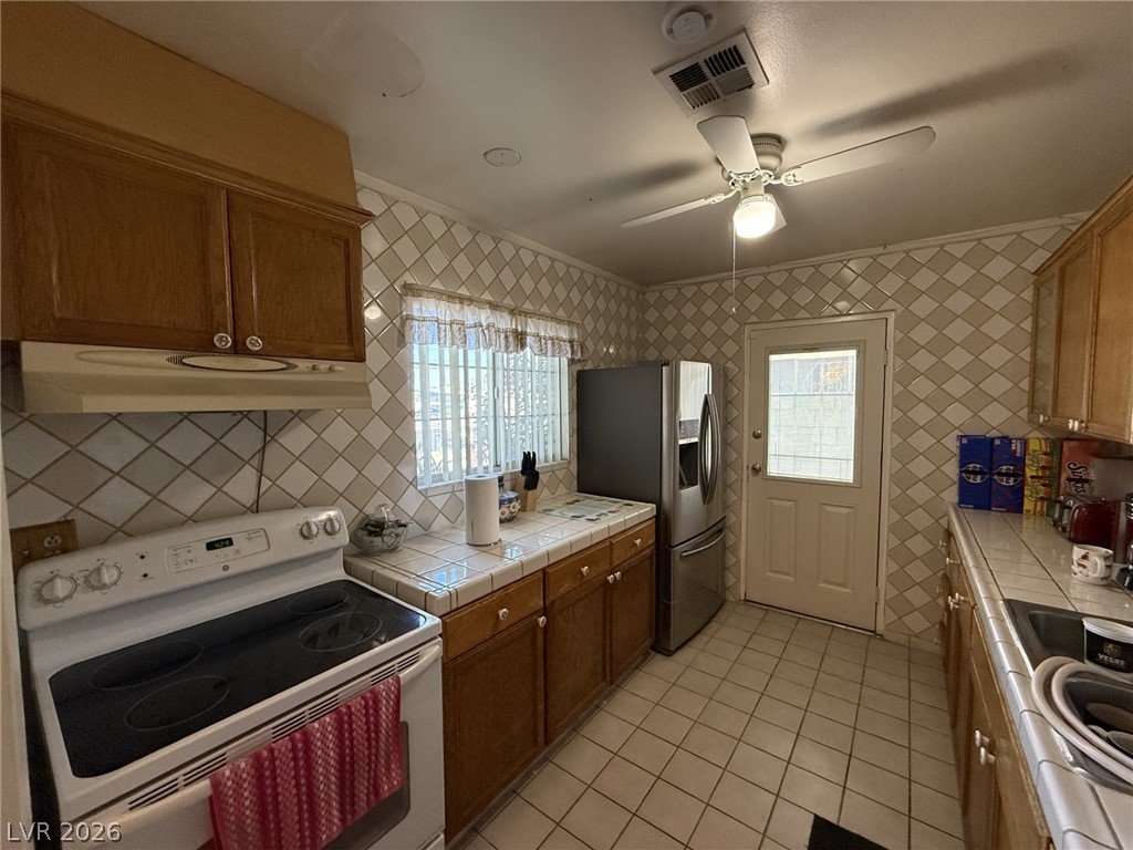 Photo 7 of 31, 4567 S Nellis Boulevard