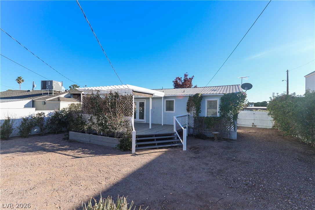 Photo 17 of 36, 616 6th Street
