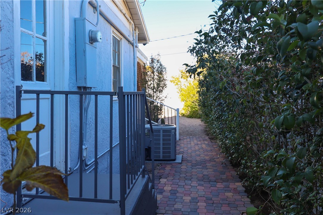 Photo 23 of 36, 616 6th Street