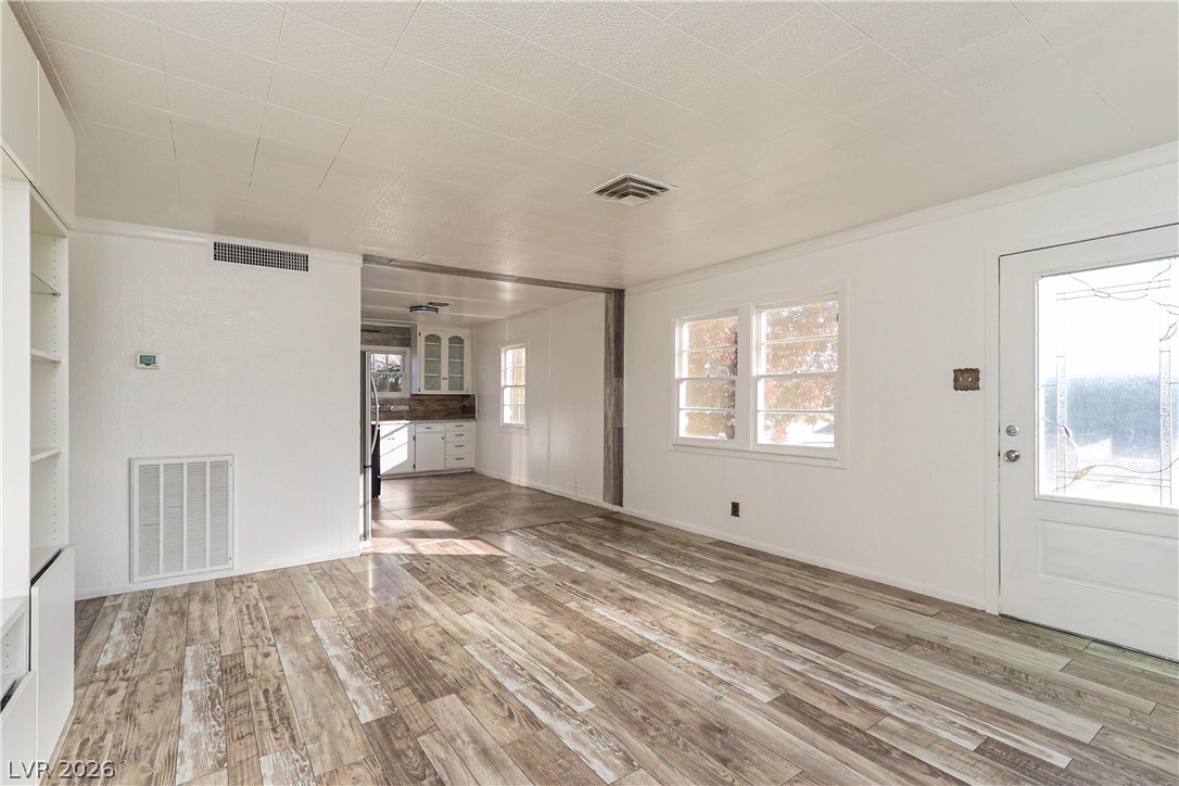 Photo 27 of 36, 616 6th Street