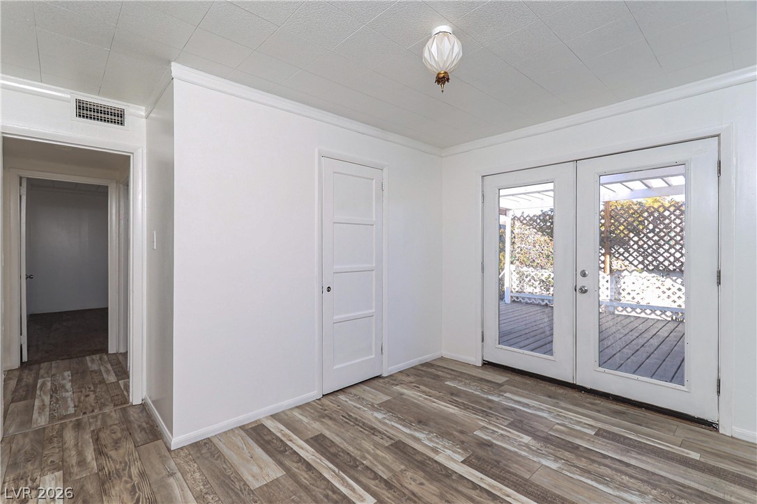 Photo 31 of 36, 616 6th Street
